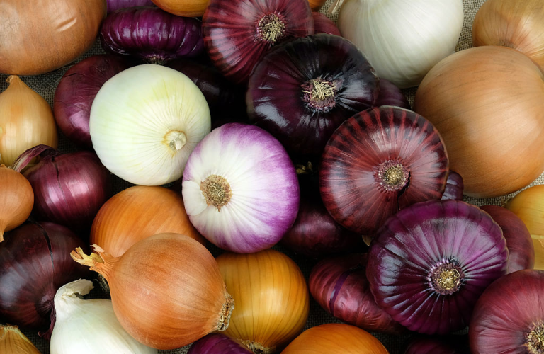 Doctors reveal that eating onions at night causes…